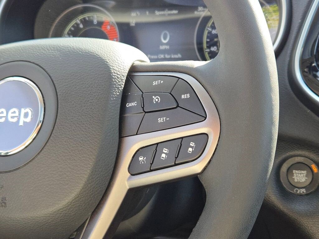 Used 2022 Jeep Cherokee Limited w/ Mopar Interior Package image 32