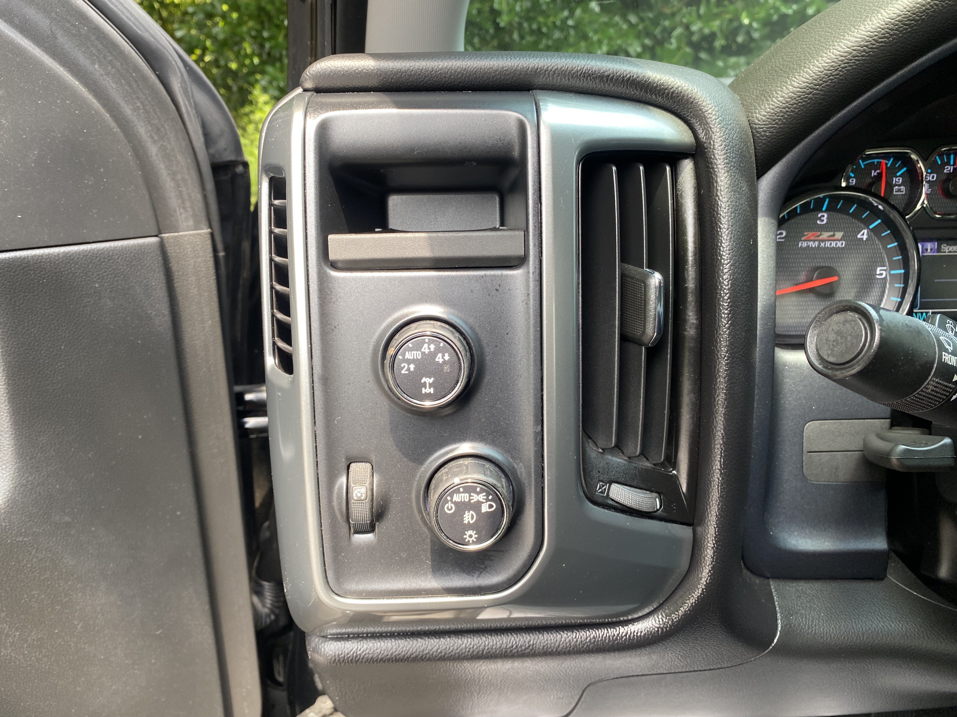 Used 2015 Chevrolet Silverado 1500 LT w/ All Star Edition AWD/4WD image 18