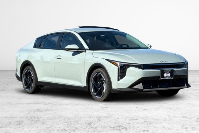 New 2026 Kia K4 EX FWD image 2