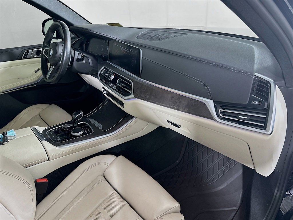 Used 2021 BMW X5 xDrive40i w/ M Sport Package image 30
