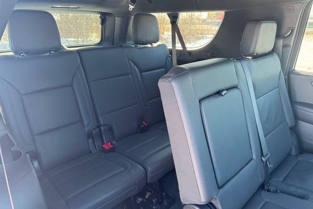 Used 2025 Chevrolet Suburban Z71 AWD/4WD image 18