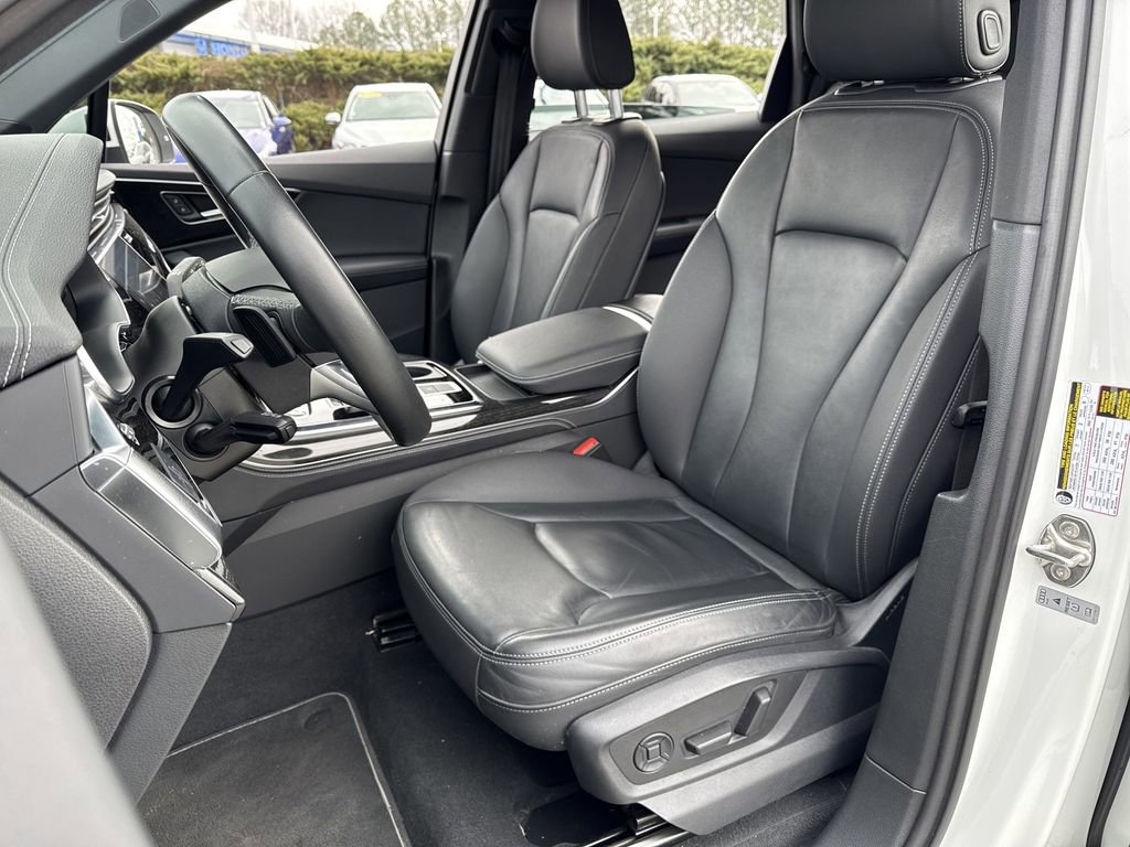 Used 2025 Audi Q7 3.0T Premium Plus image 17