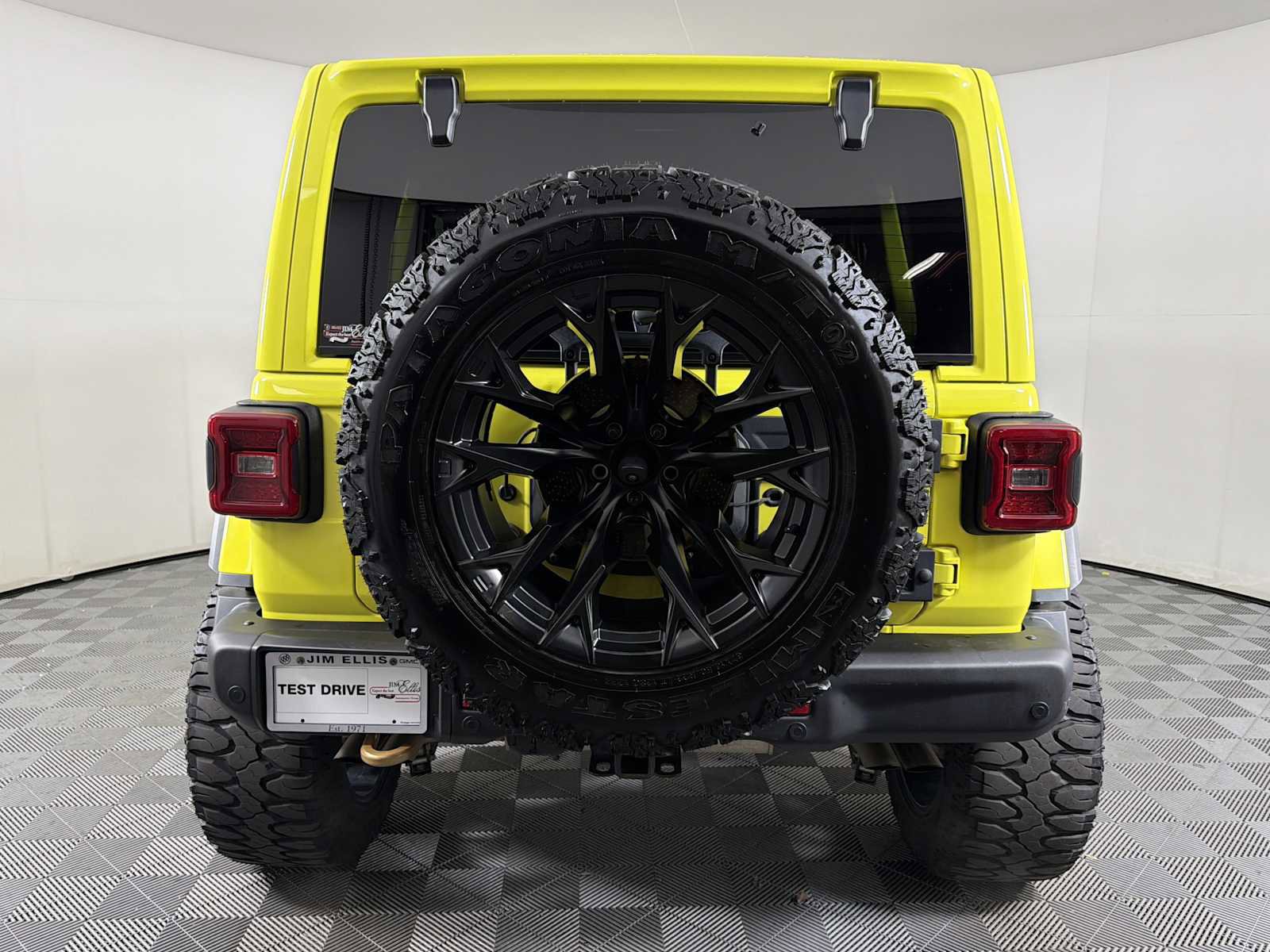 Used 2023 Jeep Wrangler Unlimited Rubicon 392 w/ Xtreme Recon 35" Tire Package image 5