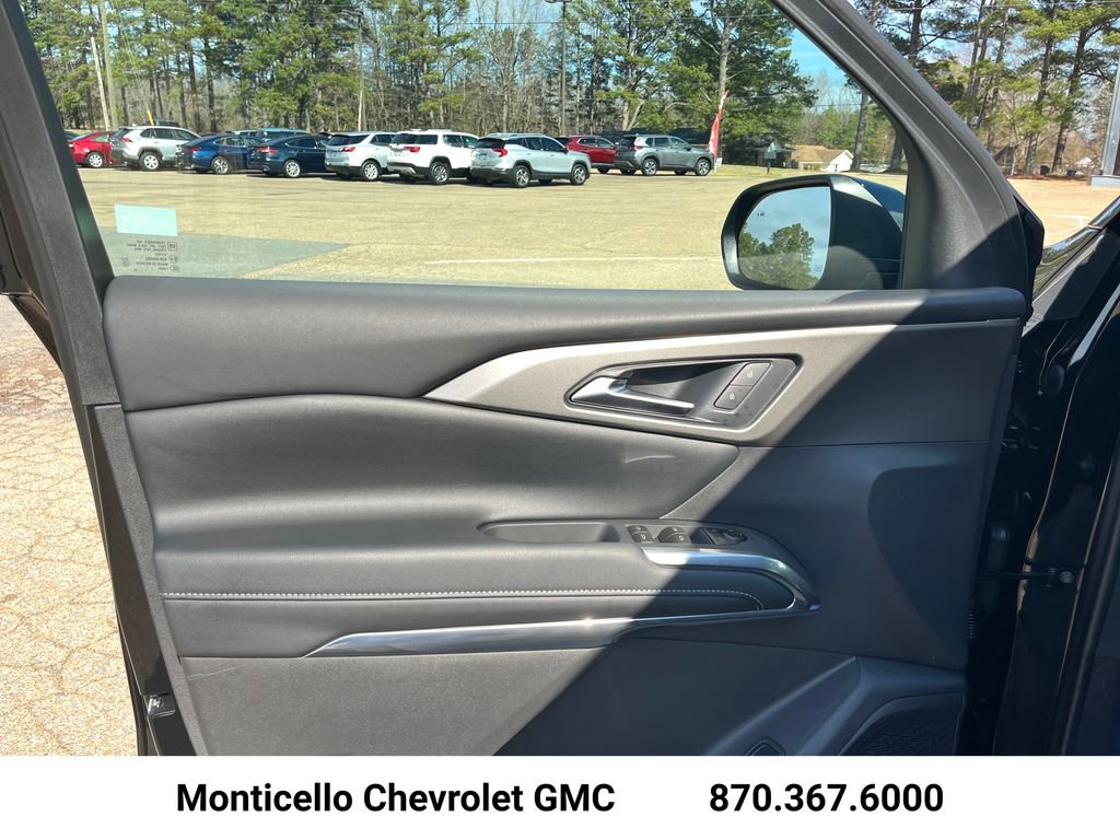 New 2026 Chevrolet Traverse LT w/ LPO, Floor Liner Package FWD image 9