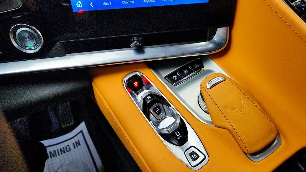 Used 2025 Chevrolet Corvette Stingray Preferred Cpe w/ Body-Color Dual Roof Package RWD image 19