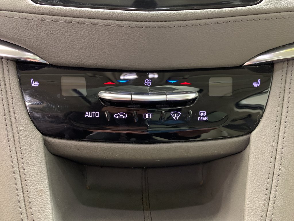 Used 2020 Cadillac XT5 Premium Luxury AWD/4WD image 32