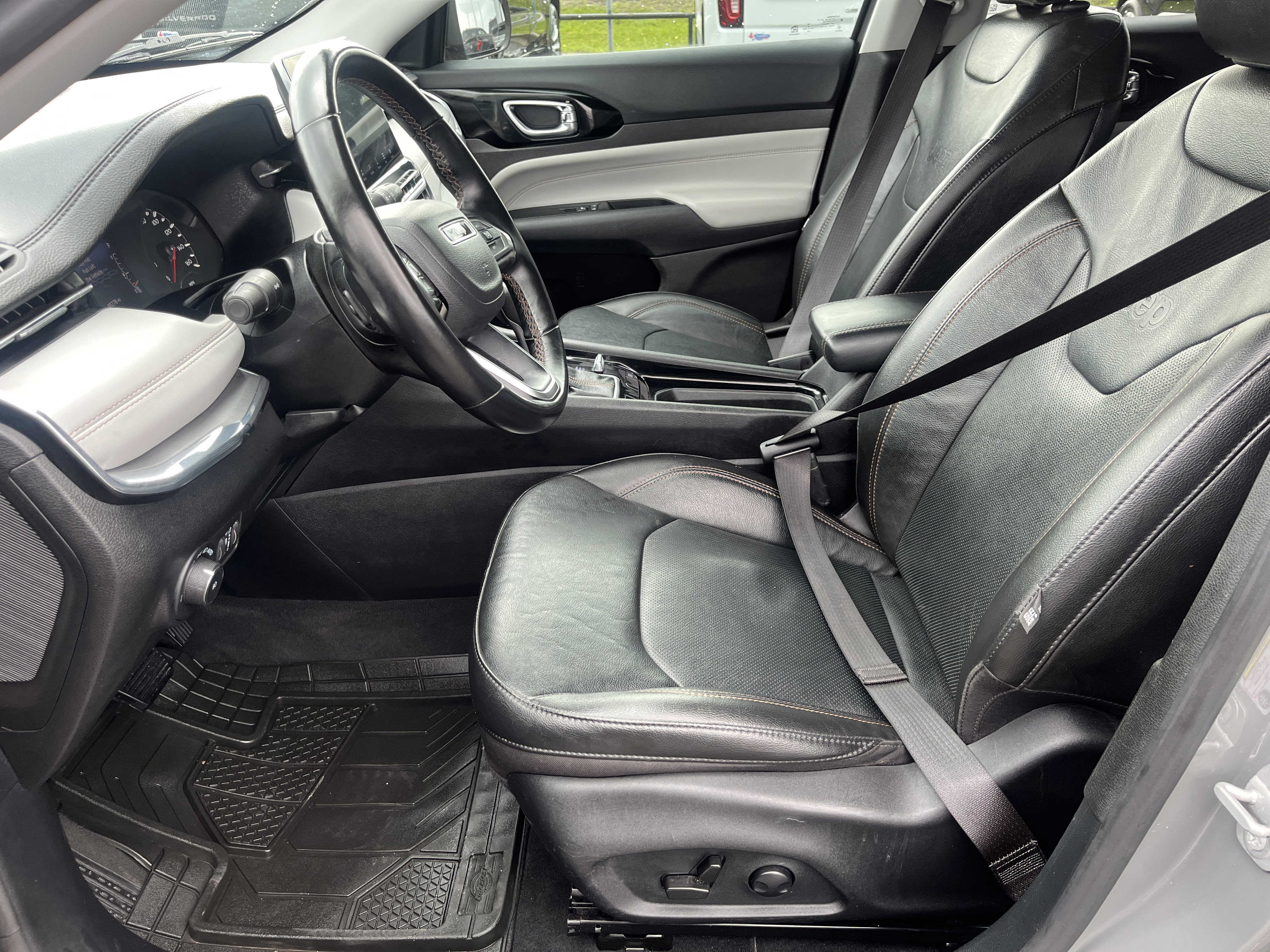 Used 2022 Jeep Compass Limited image 14