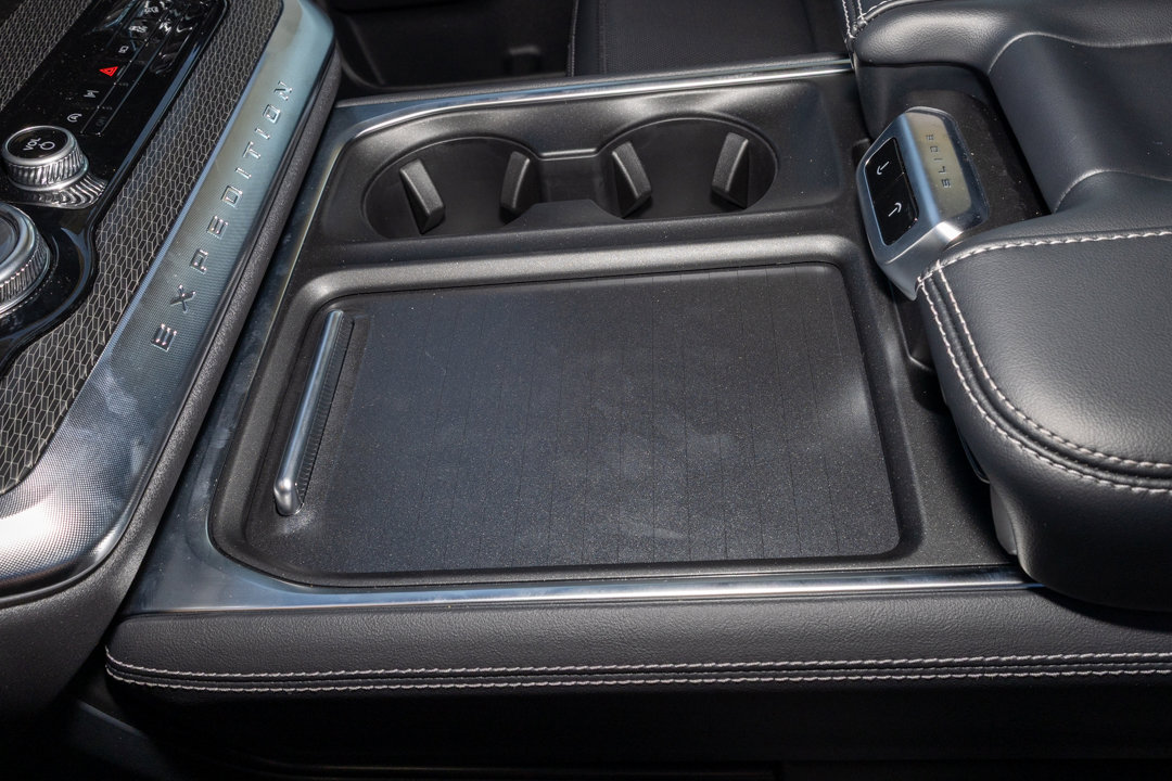 New 2025 Ford Expedition Platinum w/ Stealth Performance Package image 21