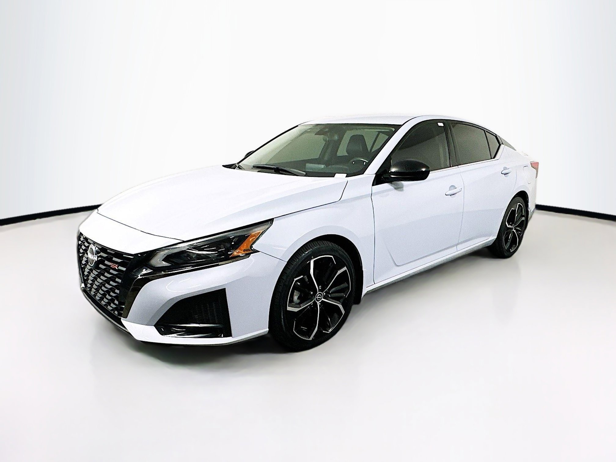 Used 2023 Nissan Altima 2.5 SR image 3