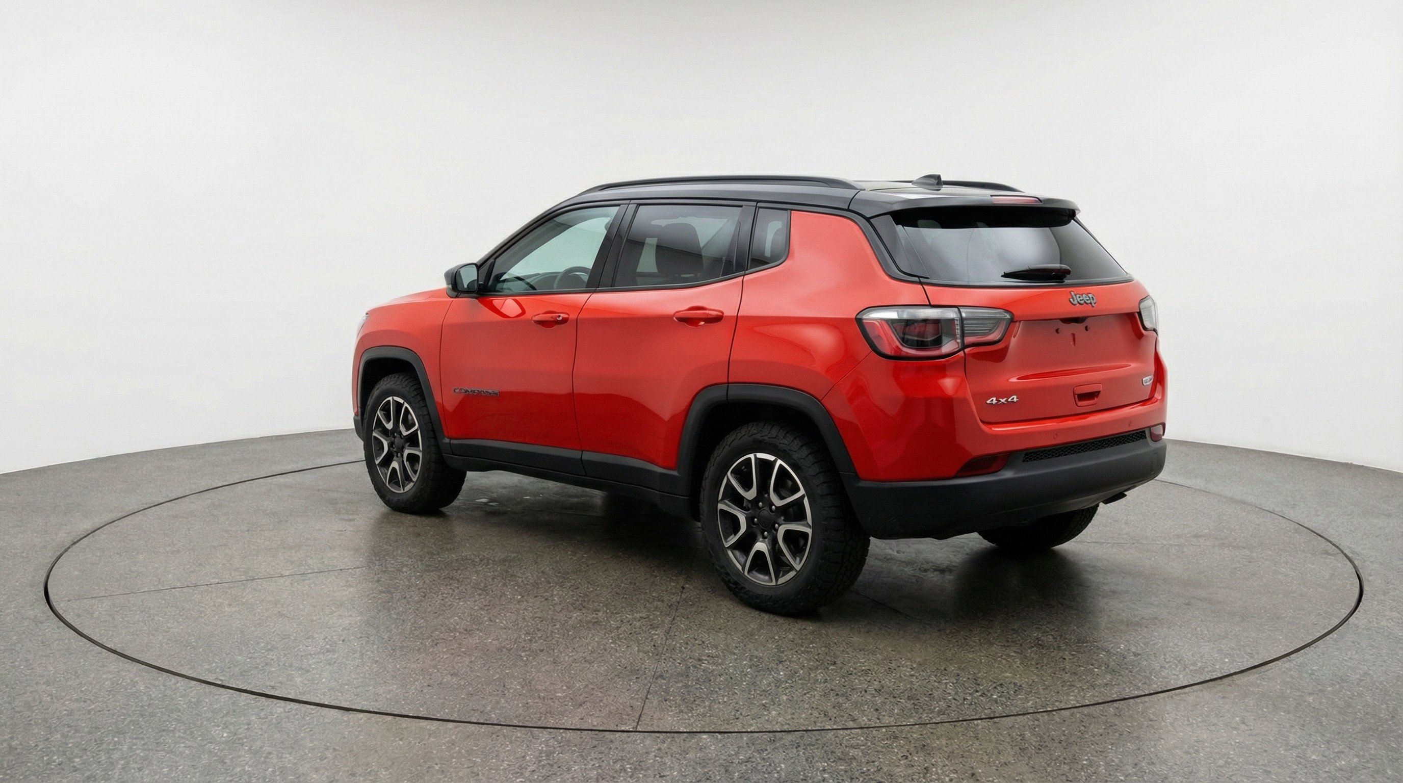 Used 2025 Jeep Compass Trailhawk AWD/4WD image 6
