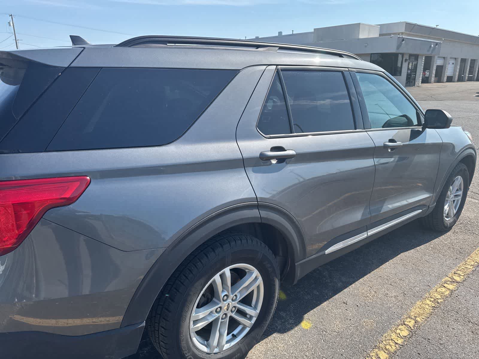 Used 2023 Ford Explorer XLT AWD/4WD image 13