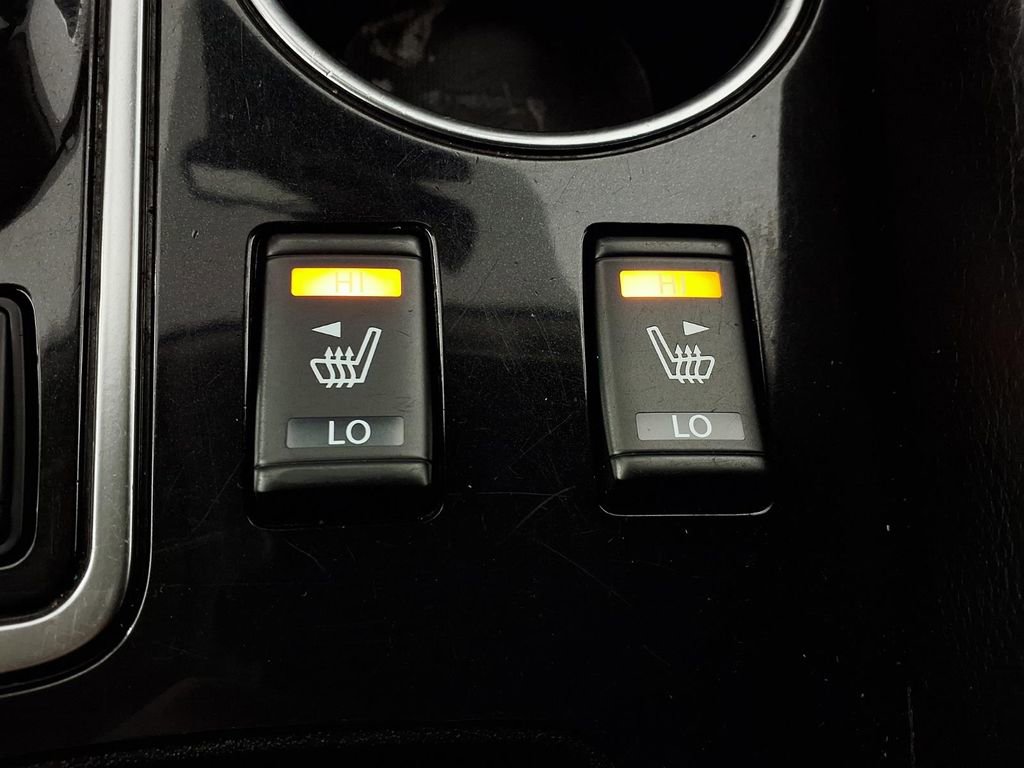 Used 2022 Nissan Maxima SV w/ Floor Mat Group FWD image 16