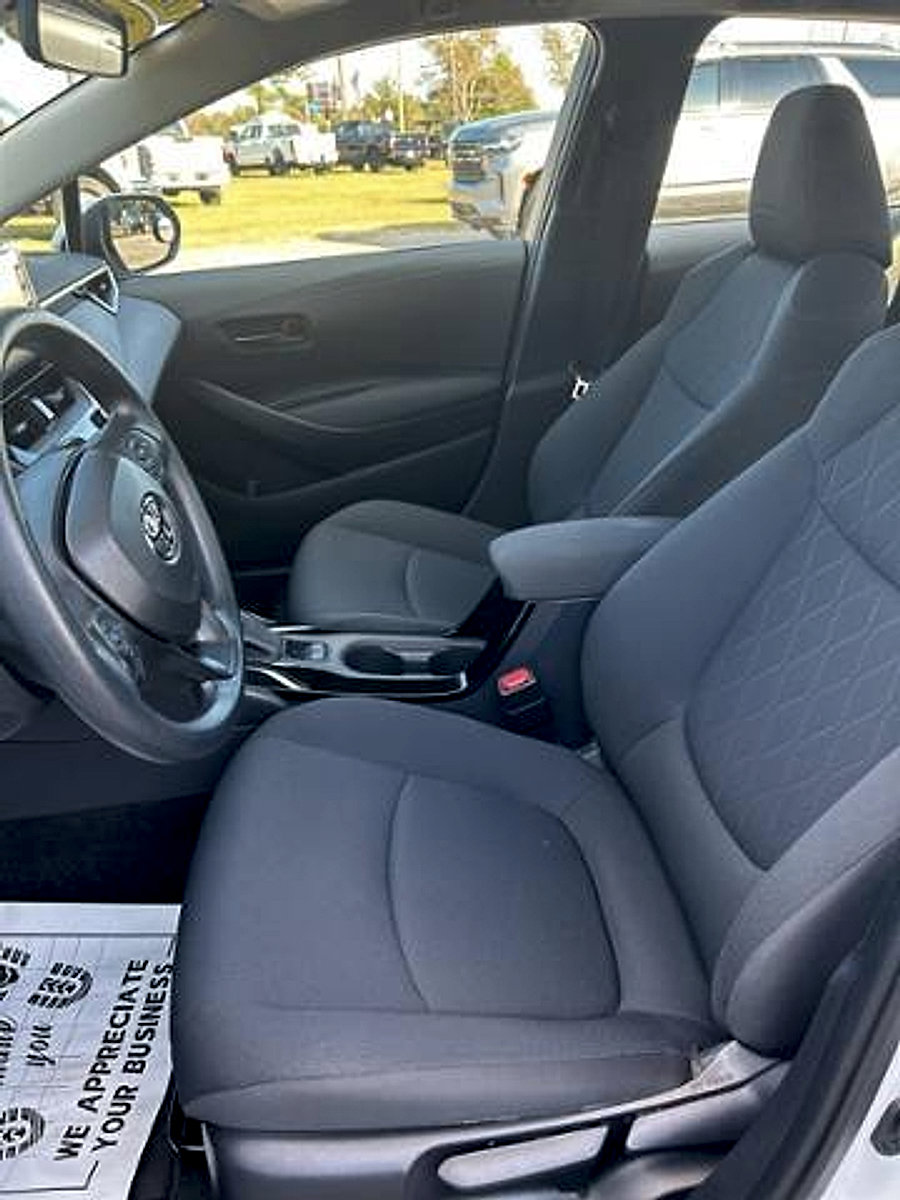 Used 2022 Toyota Corolla LE image 11