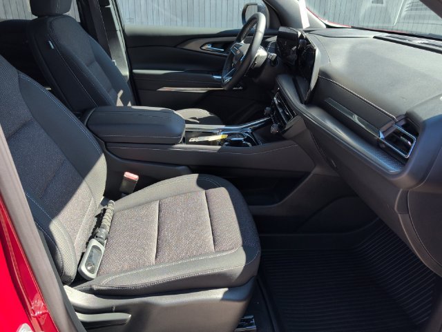 Used 2025 Chevrolet Traverse LT w/ Driver Confidence Package FWD image 31