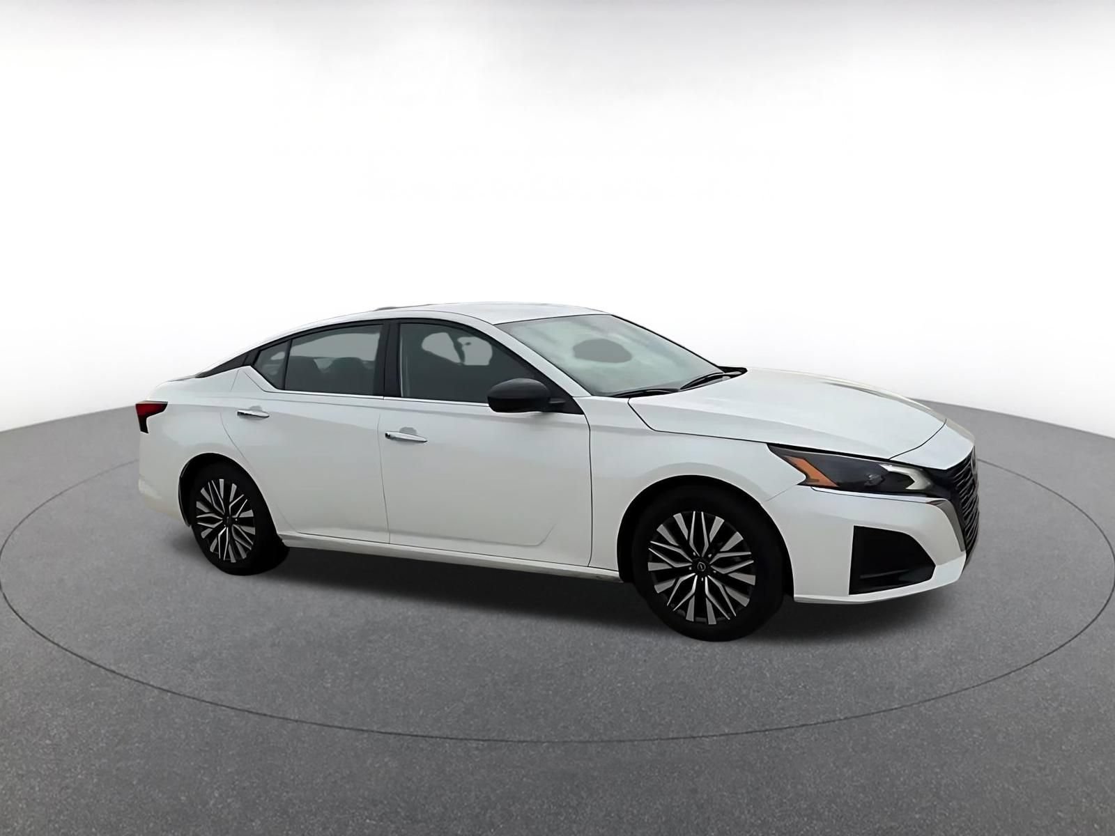 Used 2025 Nissan Altima 2.5 SV FWD video 2