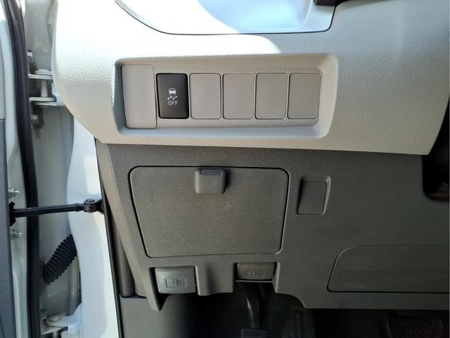 Used 2020 Toyota Sienna L FWD image 14