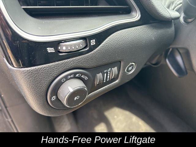 Certified 2023 Jeep Cherokee Altitude Lux w/ Lux Elite Package AWD/4WD image 23