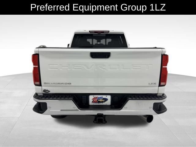 Certified 2025 Chevrolet Silverado 3500 LTZ w/ LTZ Premium Package AWD/4WD image 4