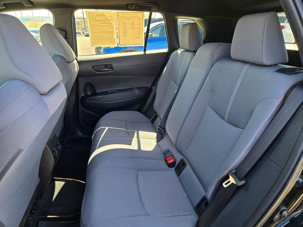 Used 2025 Toyota Corolla Cross AWD Hybrid w/ Moonroof Package image 29