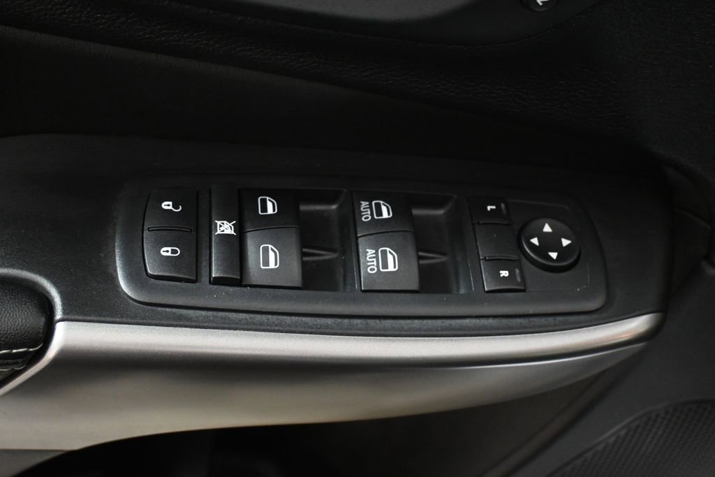 Used 2021 Jeep Cherokee Limited w/ Elite Package image 30