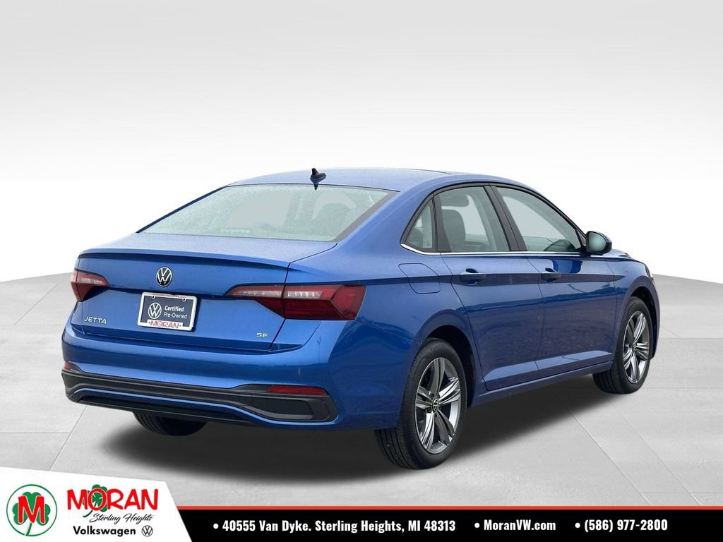 Used 2023 Volkswagen Jetta SE w/ Panoramic Sunroof Package FWD image 4