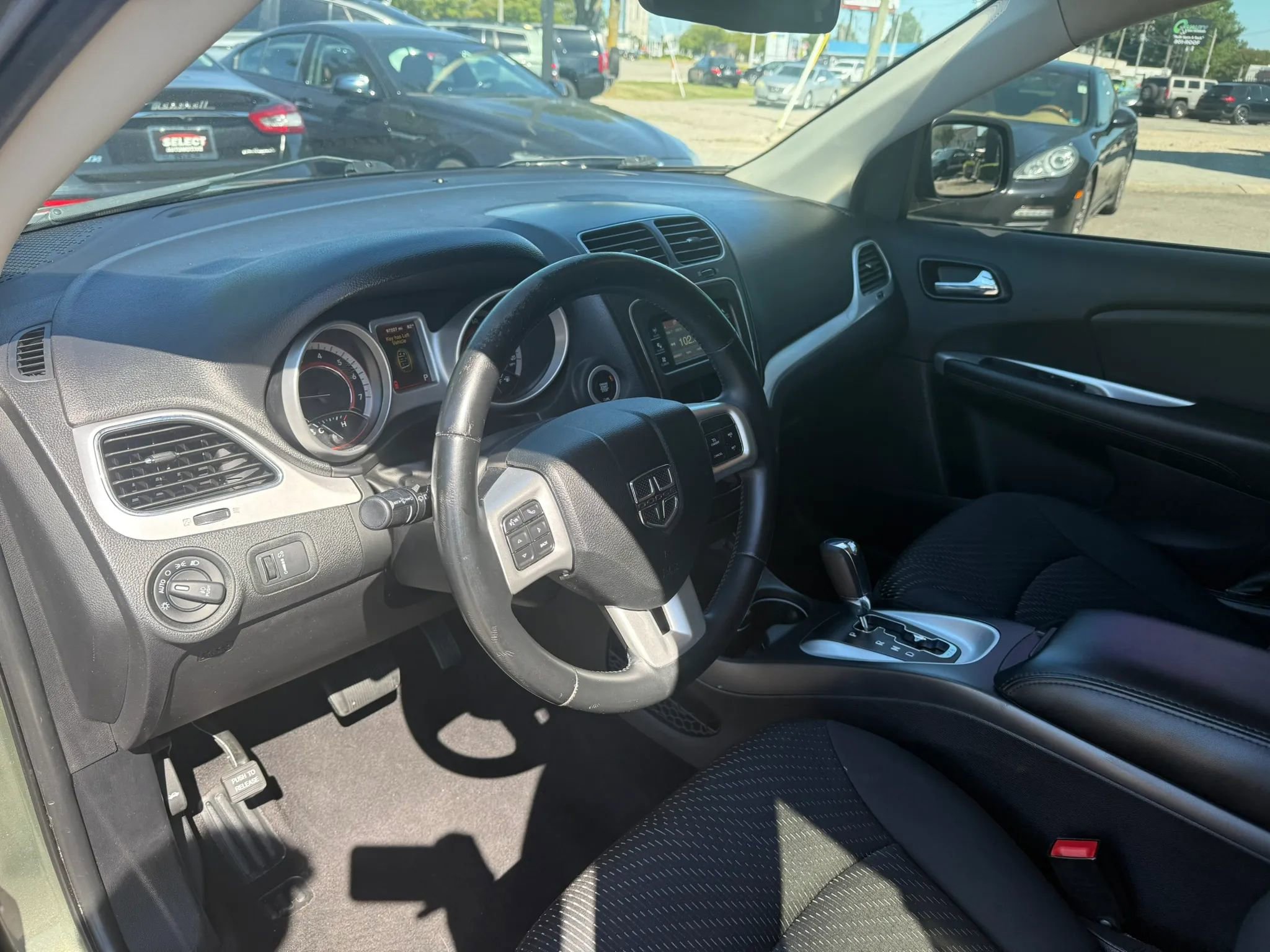 Used 2018 Dodge Journey SXT w/ Connectivity Group FWD image 7