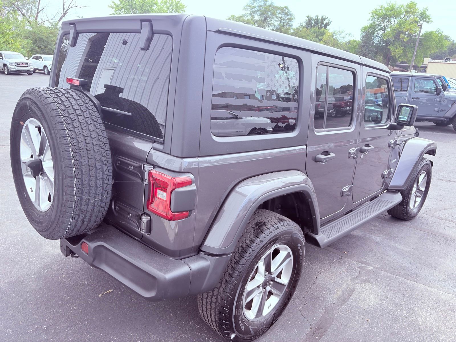 Used 2022 Jeep Wrangler Unlimited Sahara w/ LED Lighting Group image 16