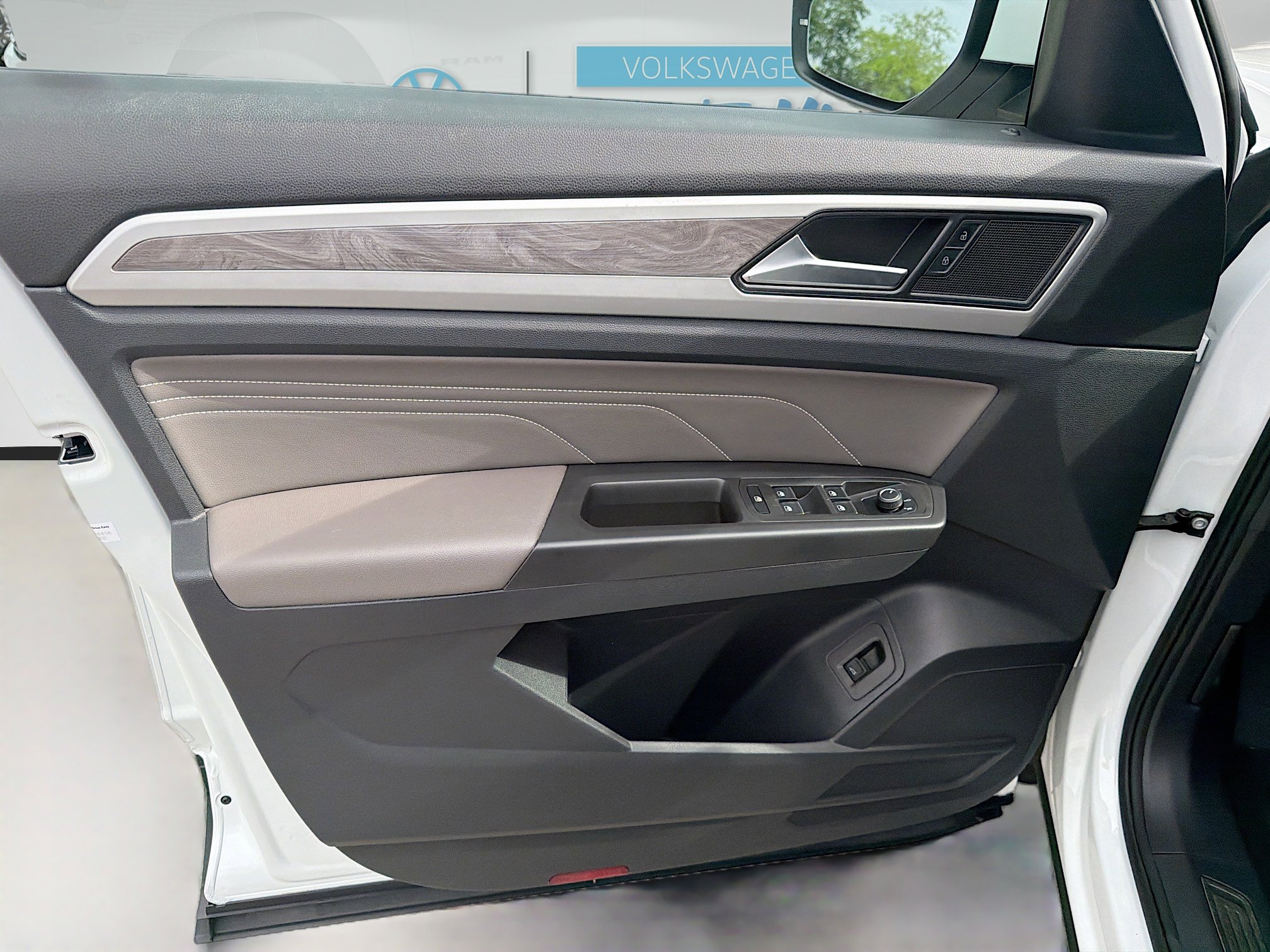 Certified 2022 Volkswagen Atlas Cross Sport SE image 19