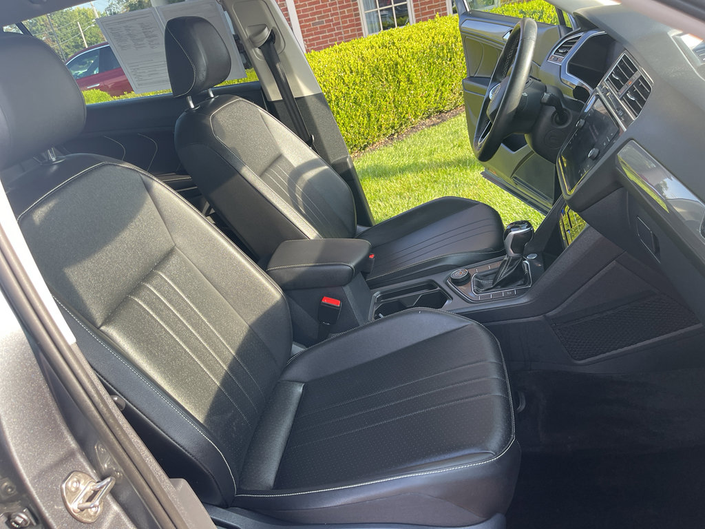 Used 2022 Volkswagen Tiguan SE image 33