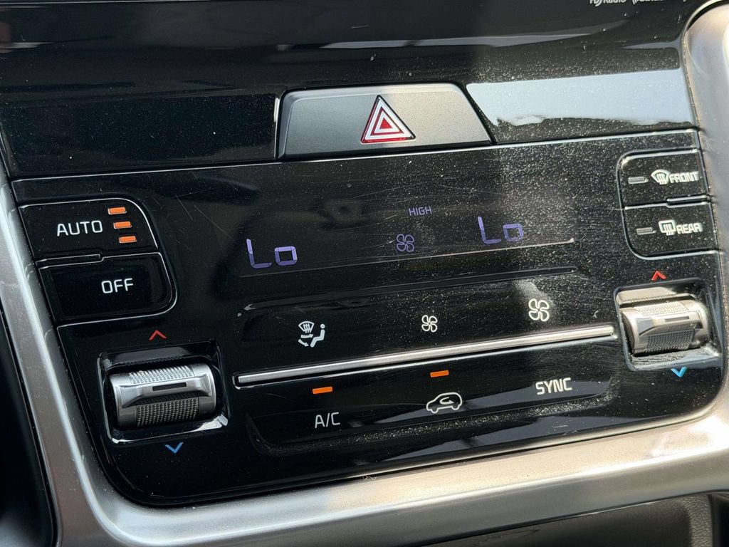 Used 2023 Kia Sorento EX w/ Panoramic Sunroof Package FWD image 23