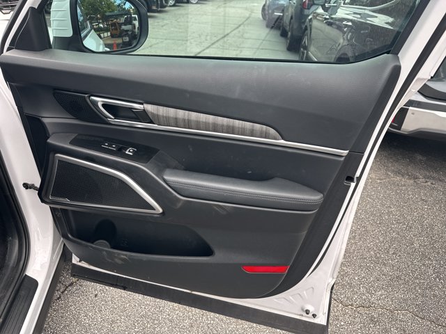 Certified 2024 Kia Telluride EX w/ EX Captain's Chair Package FWD image 17