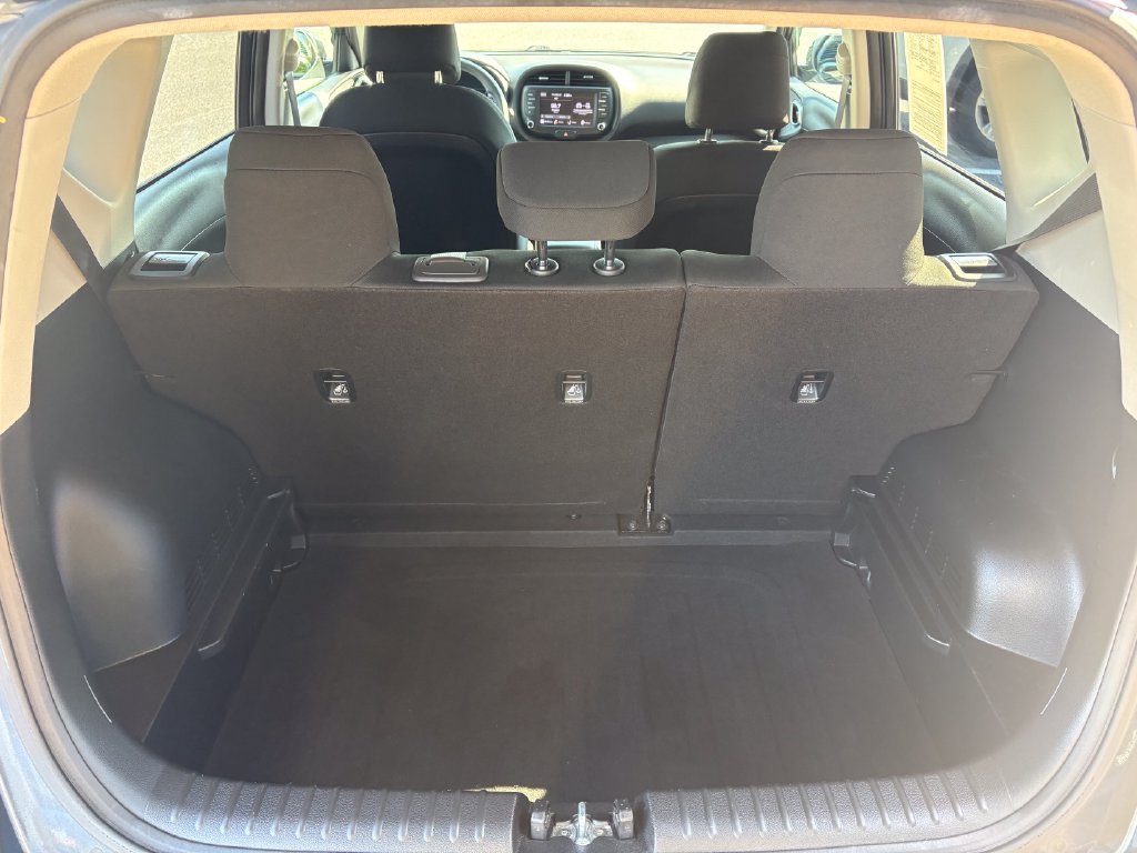 Used 2022 Kia Soul LX w/ Technology Package FWD image 13
