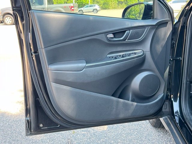 Used 2022 Hyundai Kona SEL w/ Cargo Package FWD image 13