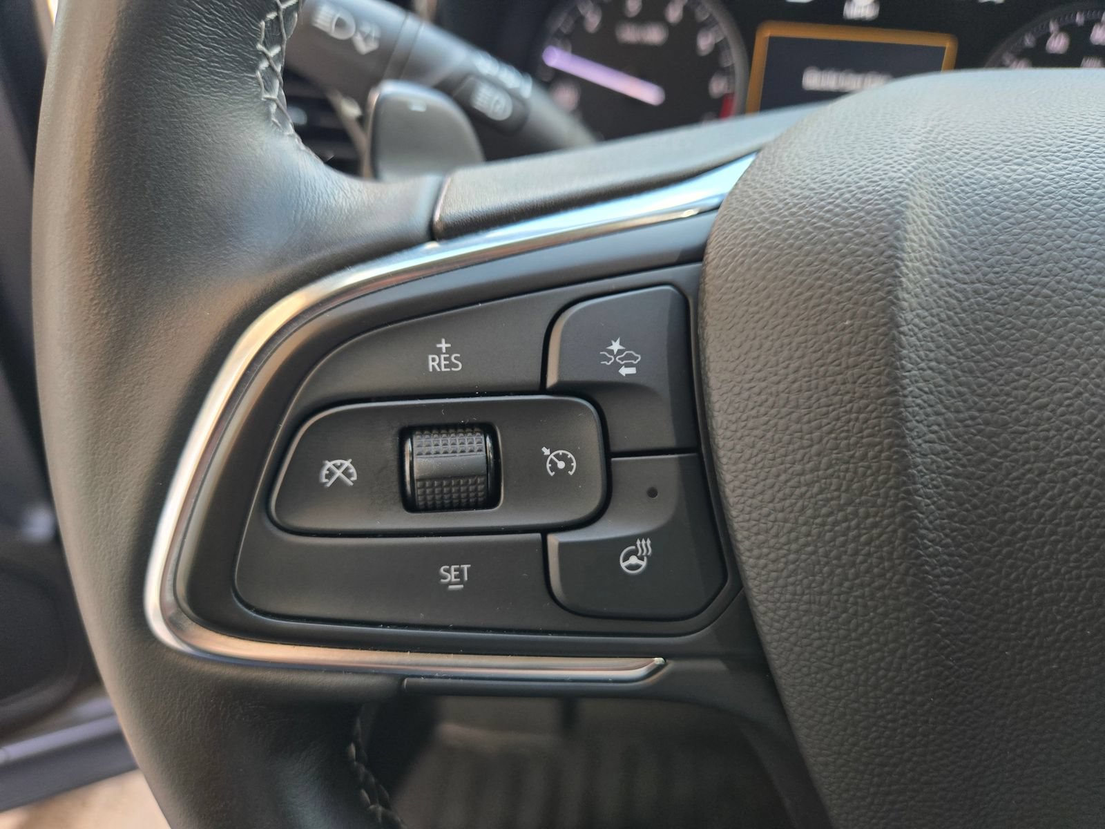 Used 2022 Buick Envision Essence w/ Technology Package II FWD image 11