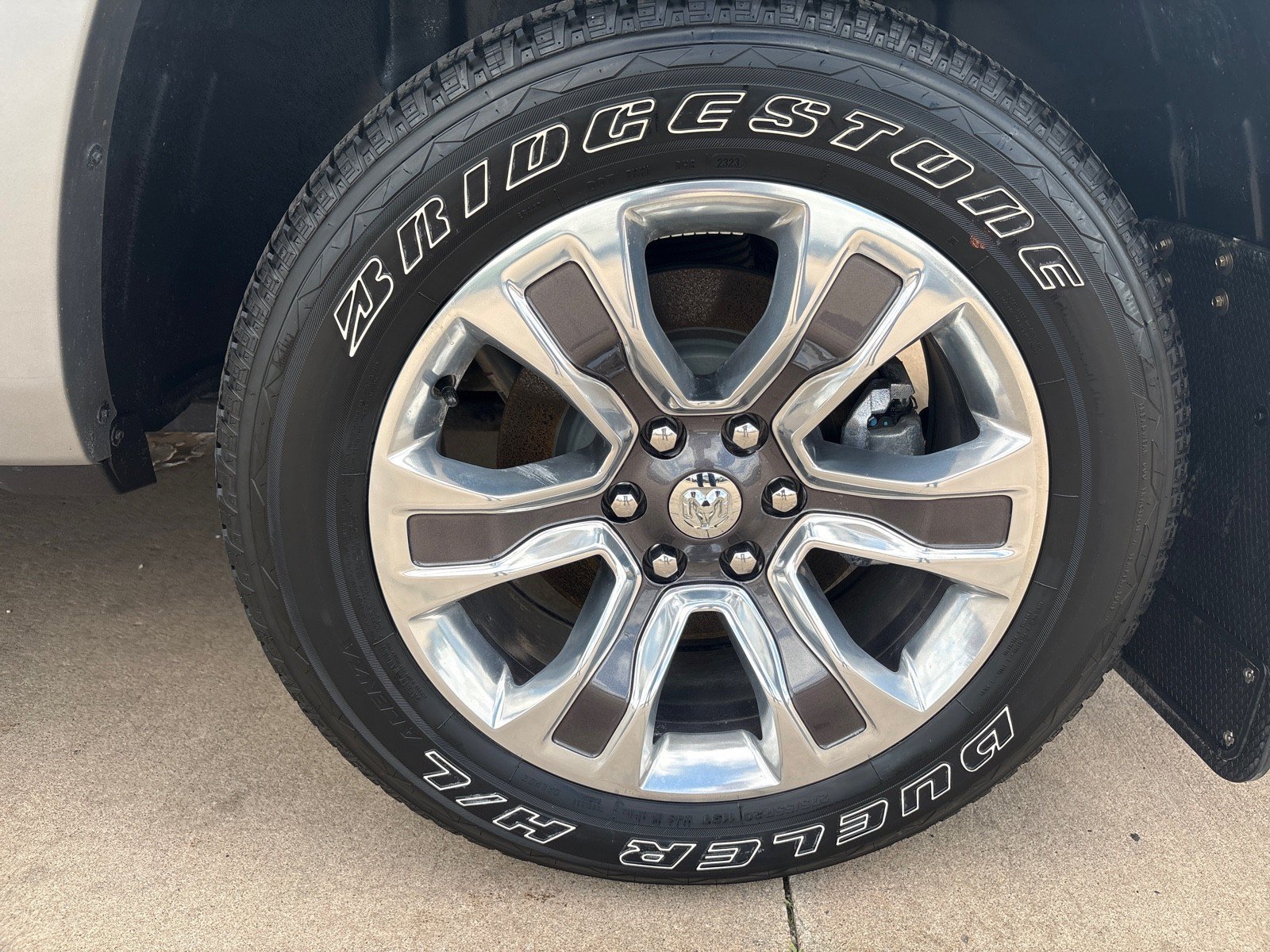 Used 2023 RAM 1500 Limited w/ Body Color Bumper Group AWD/4WD image 7