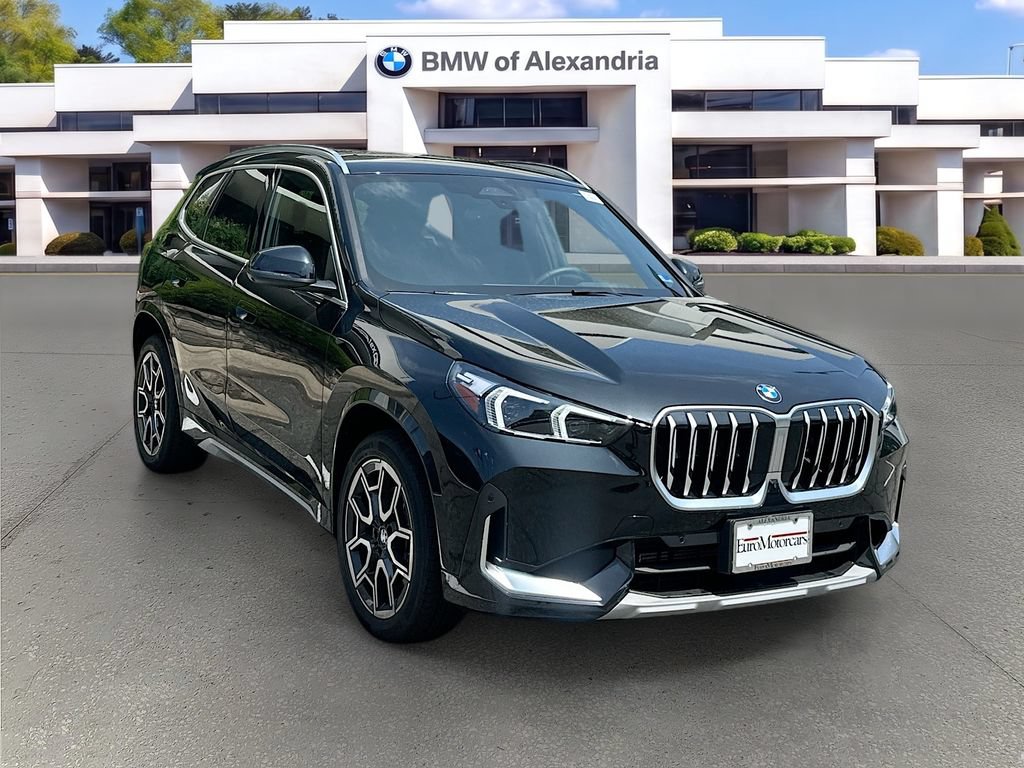 Used 2026 BMW X1 xDrive28i w/ Technology Package AWD/4WD image 3