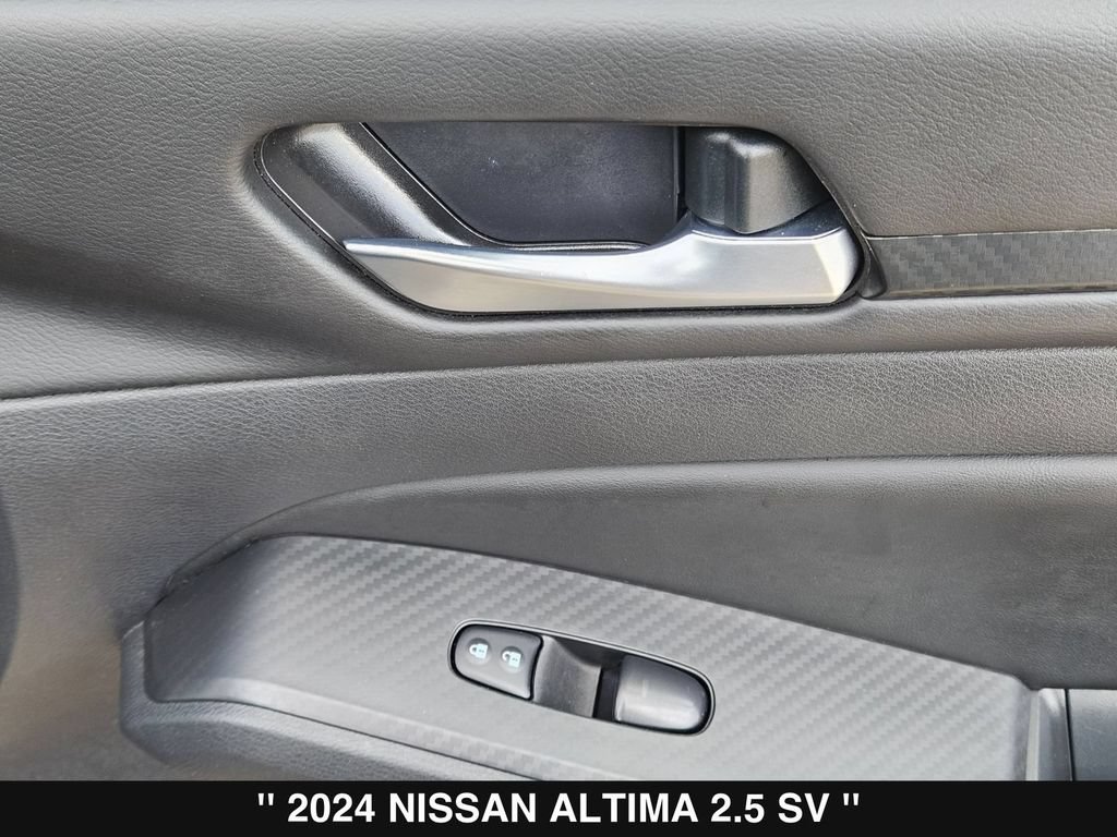 Used 2024 Nissan Altima 2.5 SV FWD image 31