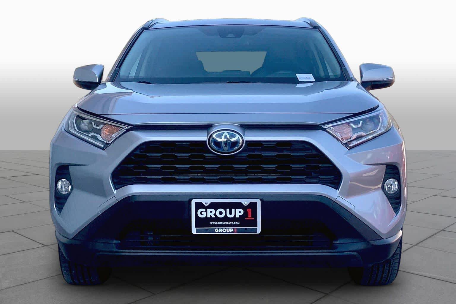 Used 2021 Toyota RAV4 XLE Premium AWD/4WD image 4