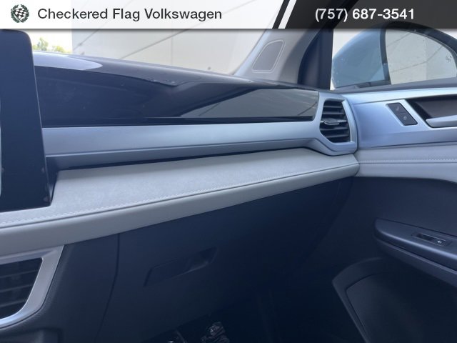 New 2025 Volkswagen Taos SE image 46