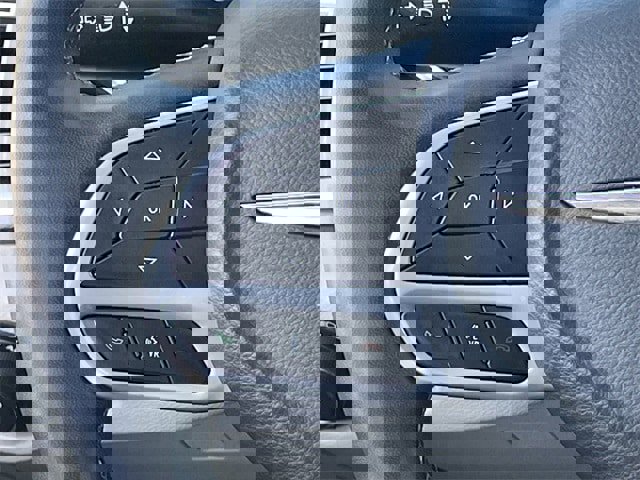 Used 2024 Chrysler Pacifica Touring-L image 12