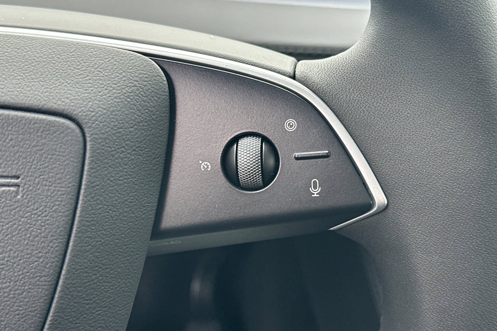 Used 2026 Tesla Model Y 2WD image 31