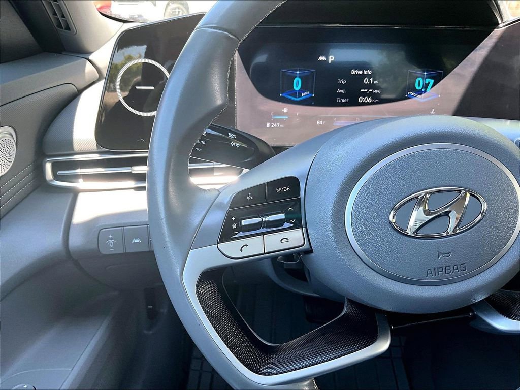 Used 2023 Hyundai Elantra SEL w/ Convenience Package FWD image 23