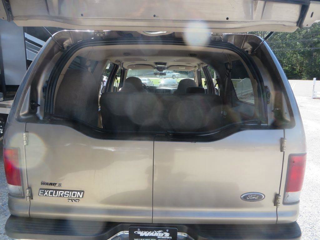 Used 2000 Ford Excursion XLT image 9