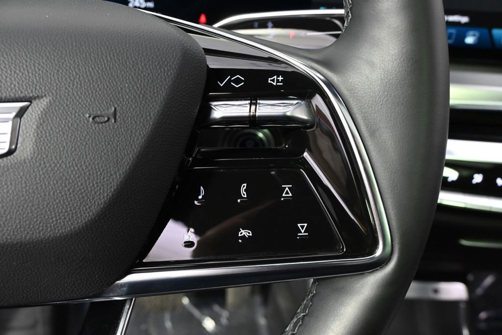 Certified 2025 Cadillac Lyriq Luxury w/ LPO, Floor Liner Package image 34