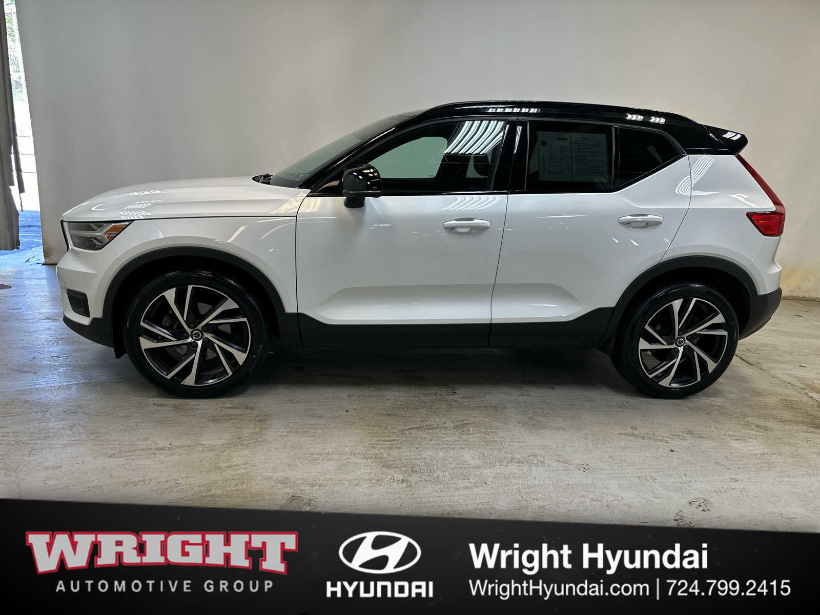 Used 2022 Volvo XC40 T5 R-Design AWD/4WD image 7