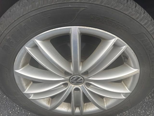 Used 2013 Volkswagen Tiguan SE AWD/4WD image 9