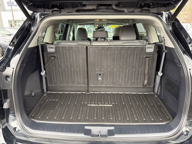 Used 2021 Toyota Highlander XLE image 24