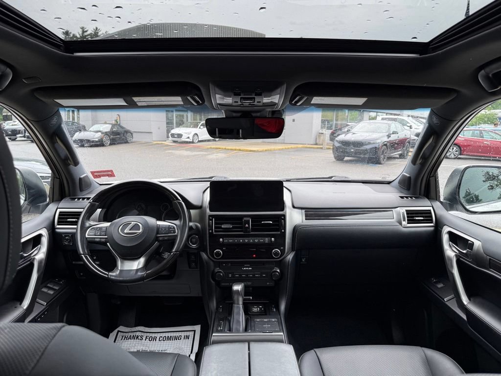 Used 2022 Lexus GX 460 Premium w/ Accessory Package AWD/4WD image 31