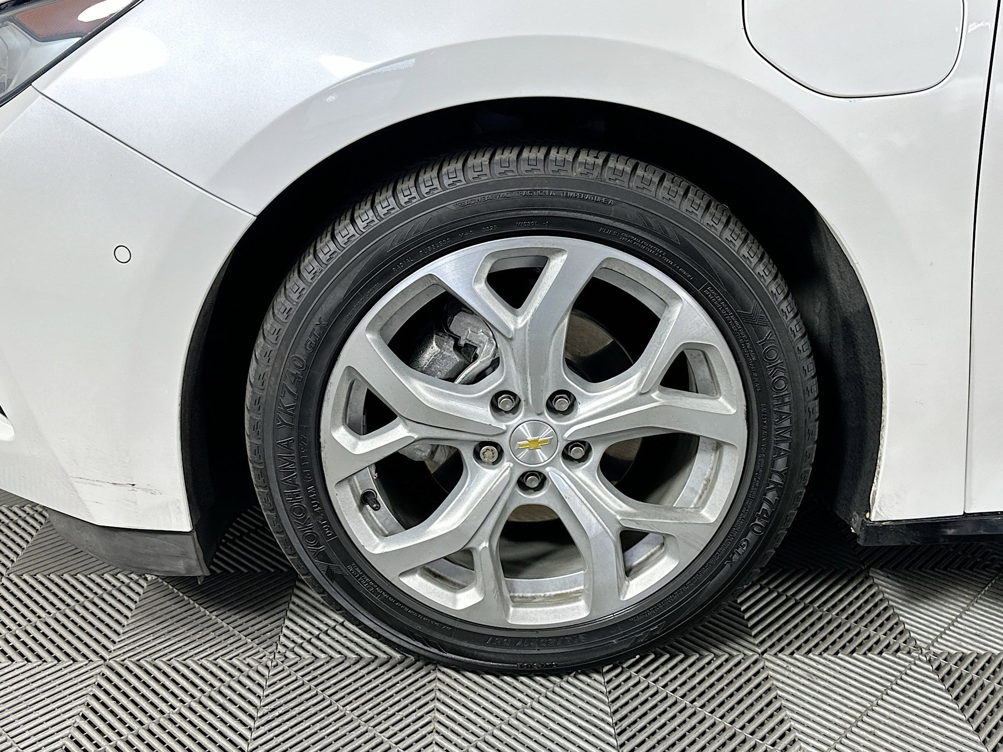 Used 2017 Chevrolet Volt Premier w/ Driver Confidence II Package image 35