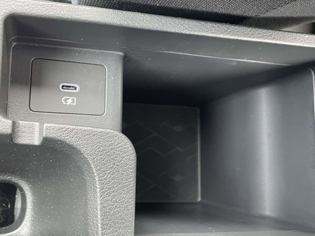 Used 2025 Nissan Versa SV w/ Trunk Package image 27